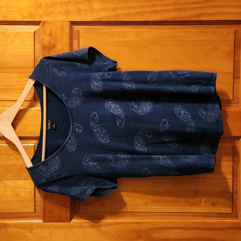 Ladies crop sleeve top